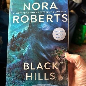 Brand new Nora Robert’s book Black Hills. Never read.